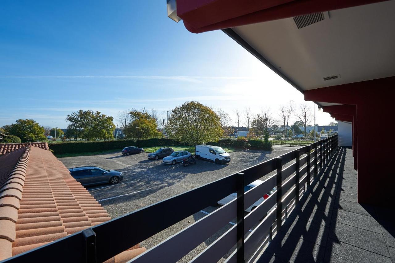 Kyriad Bordeaux - Merignac Aeroport Bagian luar foto